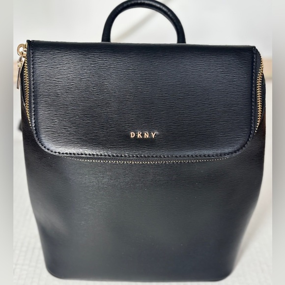 DKNY Bryant Top Zip Backpack Black Gold Hard wear Like New Roomy Bag Stylish - Picture 3 of 8
